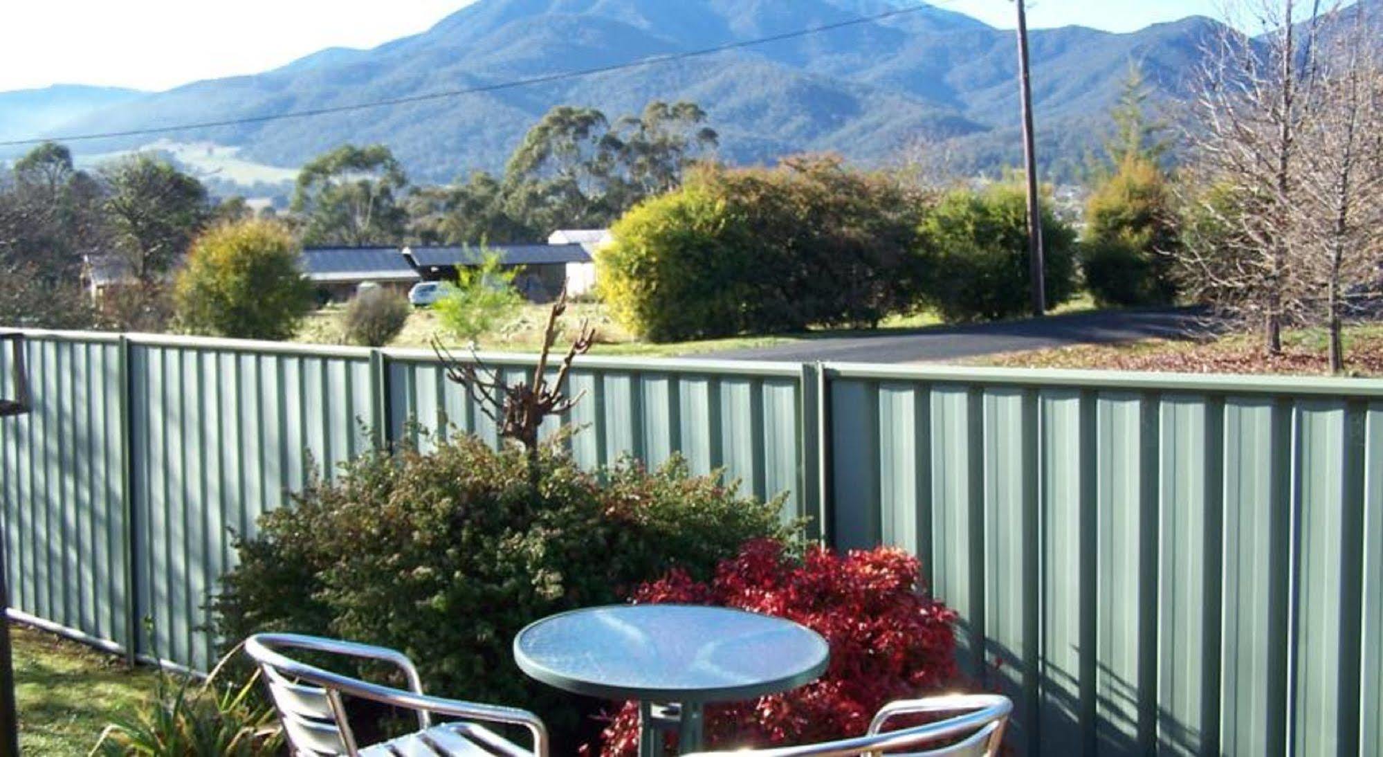 Bogong Moth Motel Mount Beauty Exterior photo