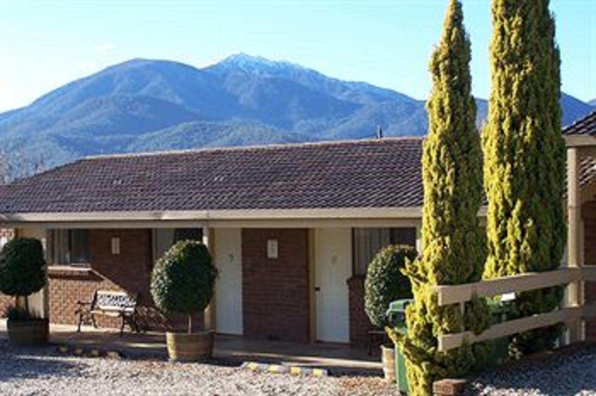 Bogong Moth Motel Mount Beauty Exterior photo