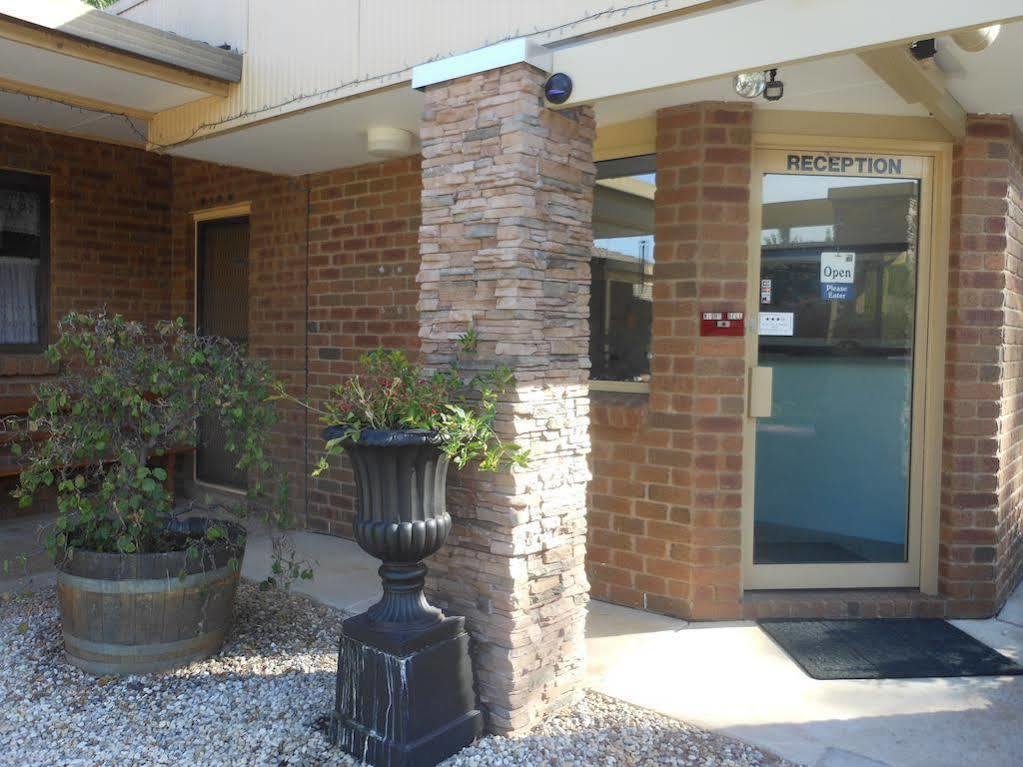 Bogong Moth Motel Mount Beauty Exterior photo